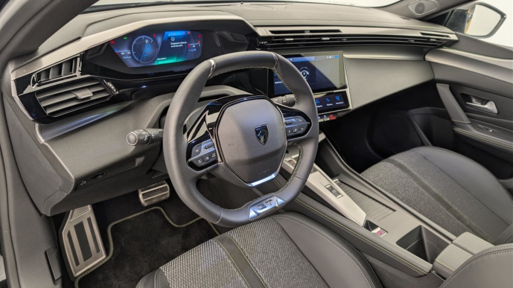 PEUGEOT 408 Hybrid 145 e-DCS6 GT - ref: 1-367375 - Photo 15