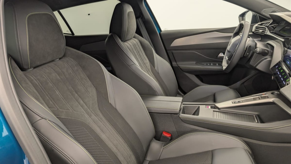 PEUGEOT 408 Hybrid 145 e-DCS6 GT - ref: 1-367379 - Photo 9