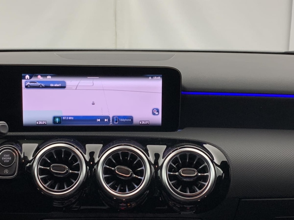 MERCEDES Classe A 200 d 8G-DCT AMG Line - ref: 1-367401 - Photo 17