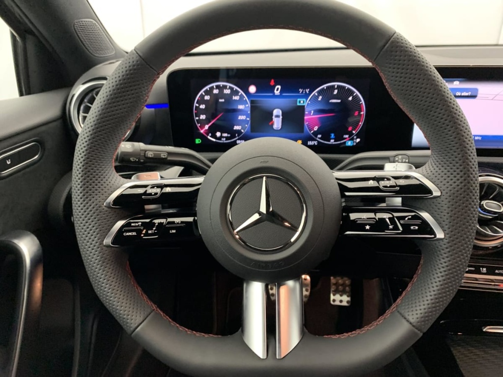 MERCEDES Classe A 200 d 8G-DCT AMG Line - ref: 1-367405 - Photo 15