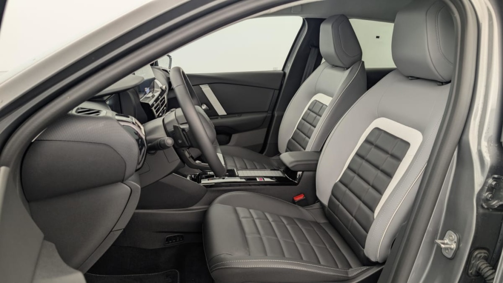 CITROEN C4 Hybride 136 e-DCS6 Max - ref: 1-367682 - Photo 16