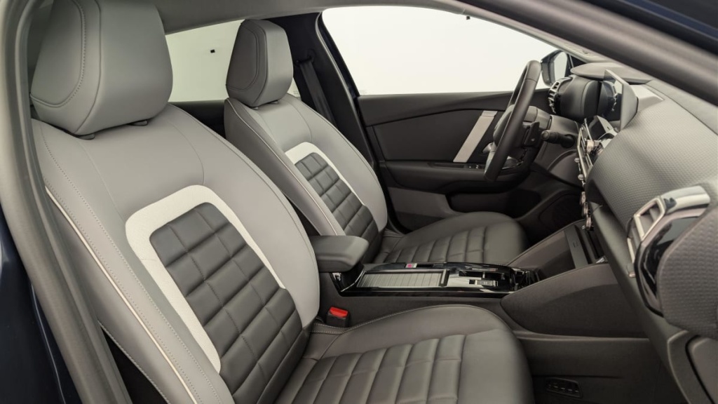 CITROEN C4 Hybride 136 e-DCS6 Max - ref: 1-367689 - Photo 9