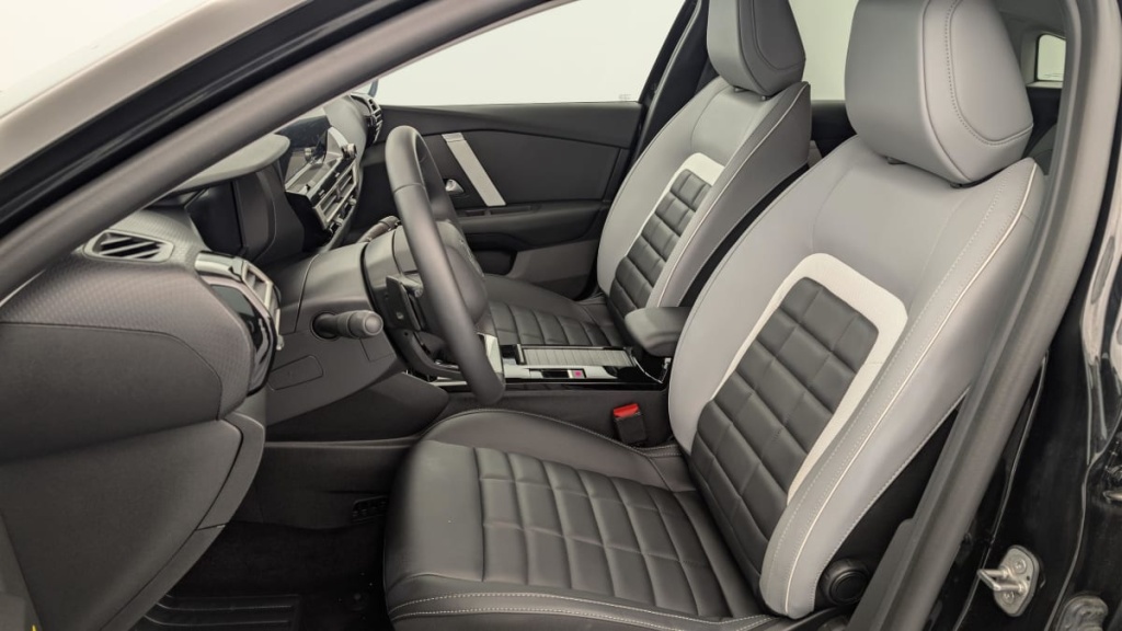 CITROEN C4 Hybride 136 e-DCS6 Max - ref: 1-367691 - Photo 16