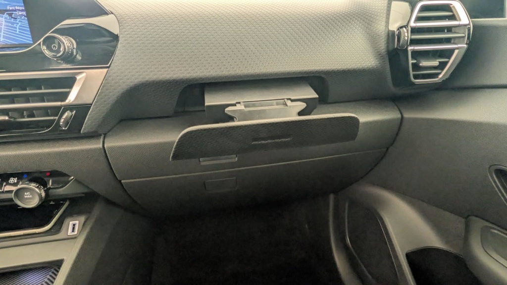 CITROEN C4 PureTech 130 EAT8 Max - ref: 1-367933 - Photo 17