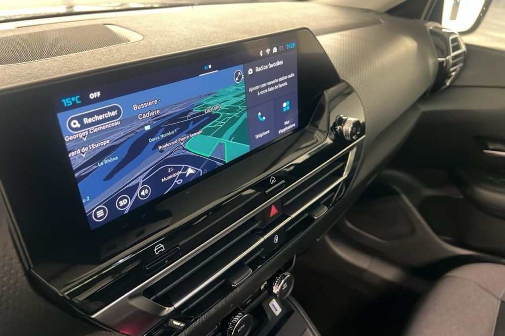 CITROEN C4 PureTech 130 EAT8 Max - ref: 1-367937 - Photo 17