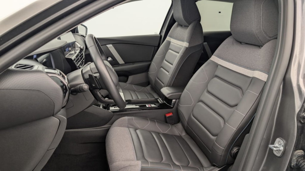 CITROEN C4 PureTech 130 EAT8 Max - ref: 1-367940 - Photo 16