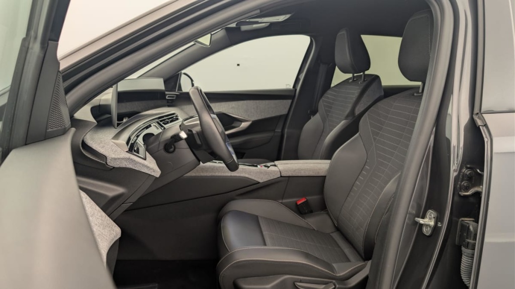 PEUGEOT 3008 HYBRID 136 E-DCS6 ALLURE - ref: 1-368090 - Photo 16