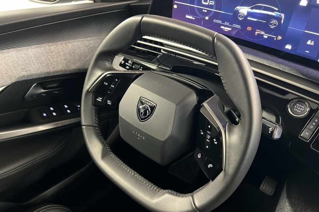 PEUGEOT 3008 Hybrid 136 e-DCS6 Allure - ref: 1-368093 - Photo 15