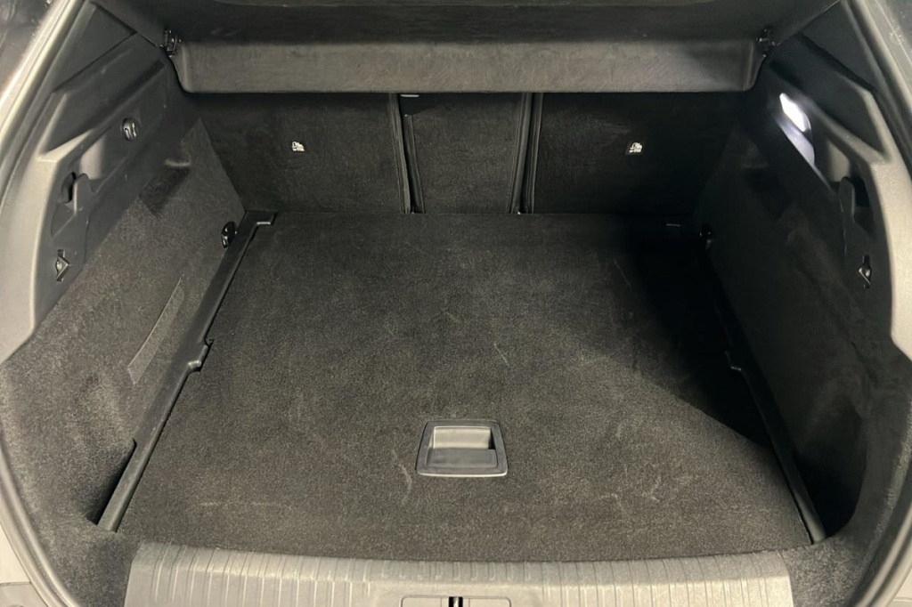 PEUGEOT 3008 Hybrid 136 e-DCS6 Allure - ref: 1-368109 - Photo 11