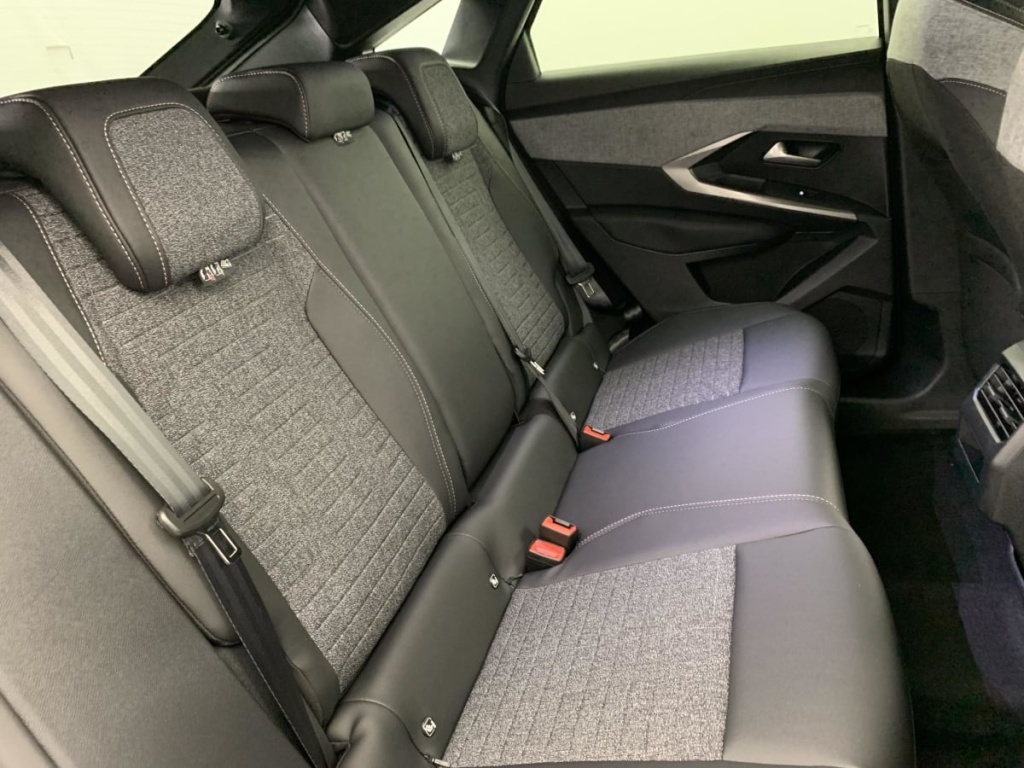 PEUGEOT 3008 Hybrid 145 e-DCS6 Allure - ref: 1-368567 - Photo 10