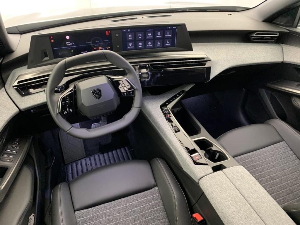 PEUGEOT 3008 Hybrid 145 e-DCS6 Allure - ref: 1-368567 - Photo 14