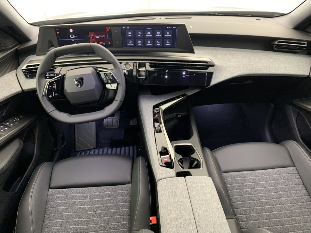 PEUGEOT 3008 Hybrid 145 e-DCS6 Allure - ref: 1-368572 - Photo 13