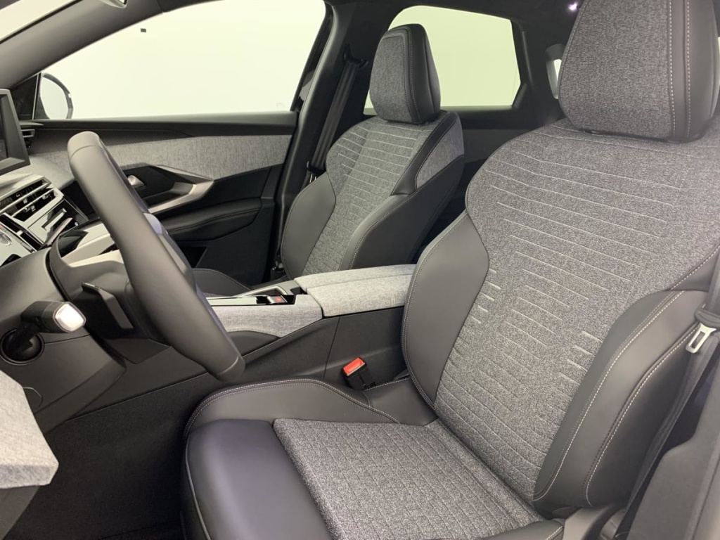 PEUGEOT 3008 Hybrid 145 e-DCS6 Allure - ref: 1-368572 - Photo 19