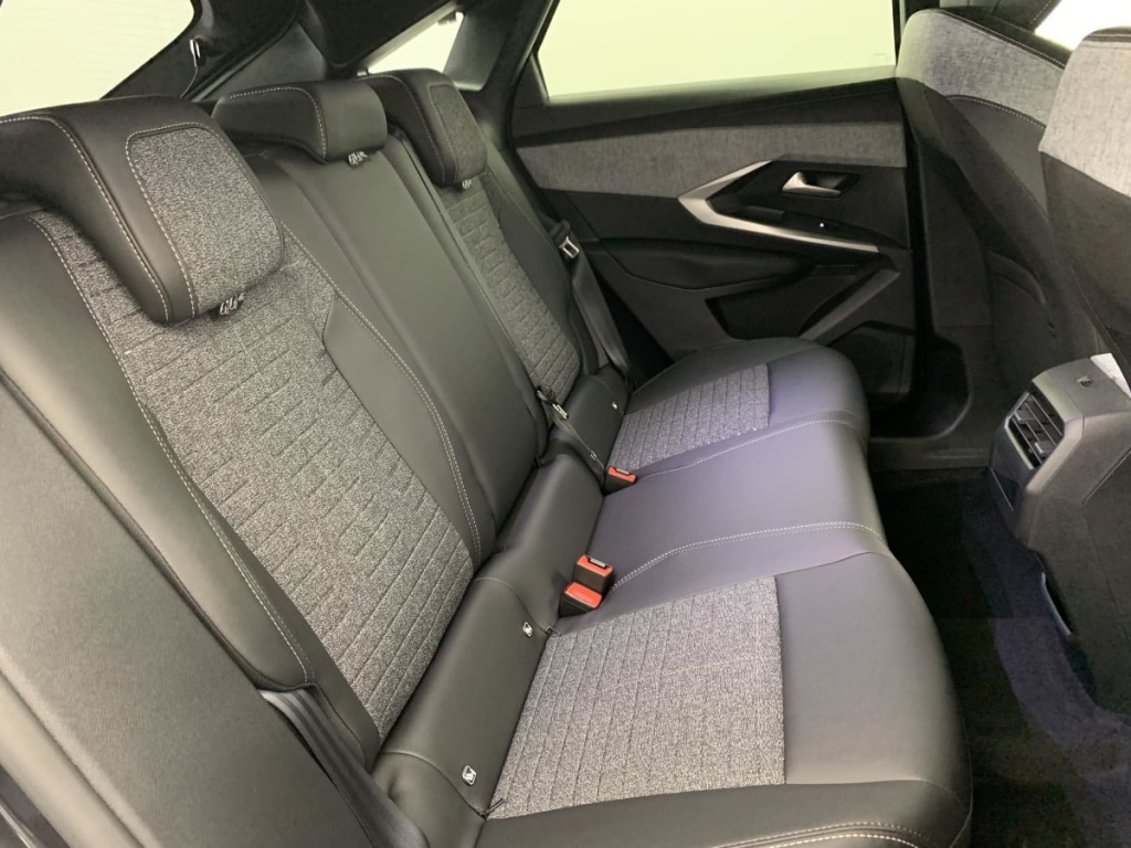 PEUGEOT 3008 Hybrid 145 e-DCS6 Allure - ref: 1-368576 - Photo 10