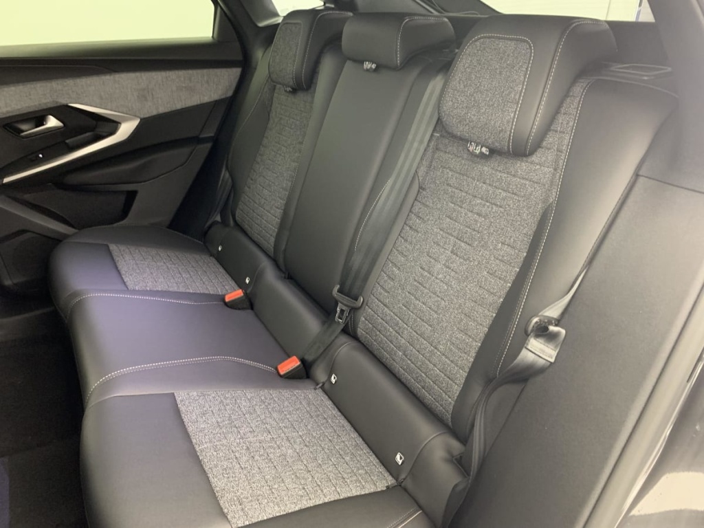 PEUGEOT 3008 Hybrid 145 e-DCS6 Allure - ref: 1-368576 - Photo 19