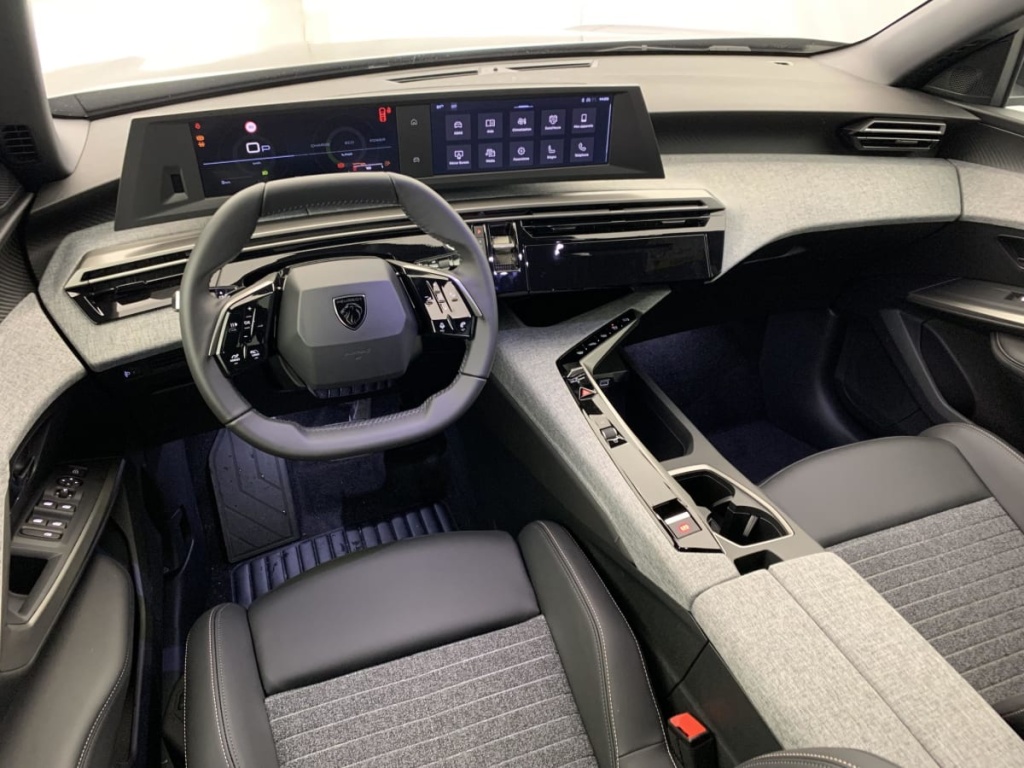 PEUGEOT 3008 Hybrid 145 e-DCS6 Allure - ref: 1-368578 - Photo 14