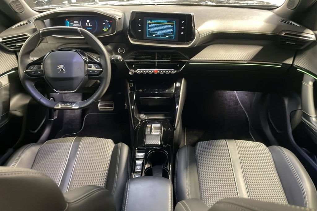 PEUGEOT 2008 136 ch GT - ref: 1-368953 - Photo 12