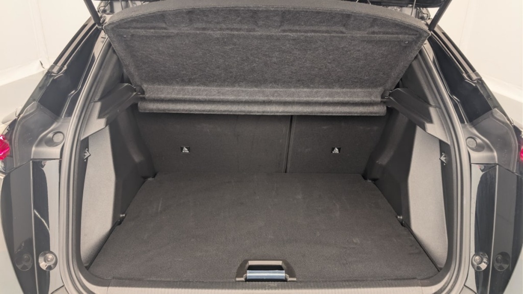 PEUGEOT 2008 Hybrid 136 e-DCS6 Allure - ref: 1-368996 - Photo 11