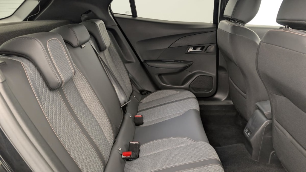 PEUGEOT 2008 Hybrid 136 e-DCS6 Allure - ref: 1-368998 - Photo 10