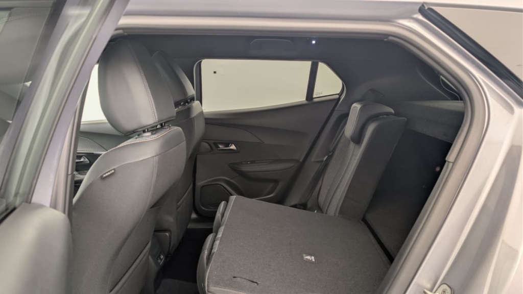 PEUGEOT 2008 Hybrid 136 e-DCS6 Allure - ref: 1-369000 - Photo 12