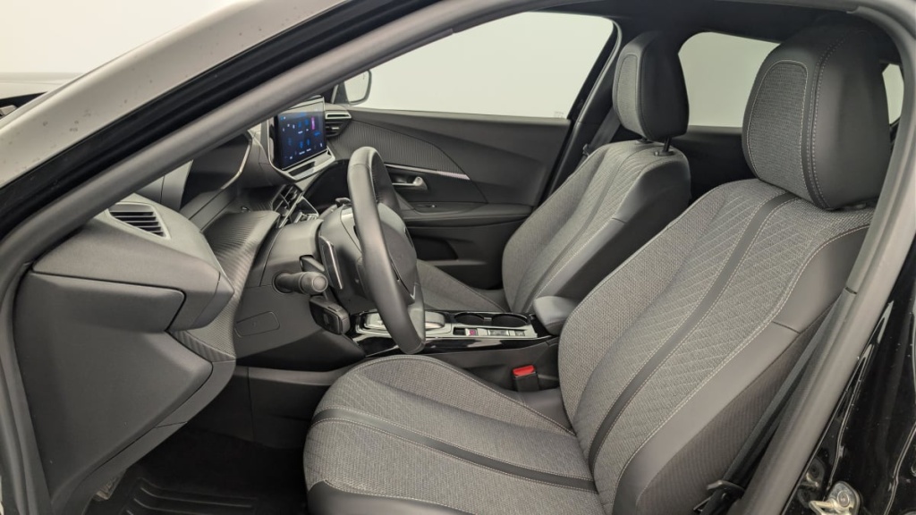 PEUGEOT 2008 Hybrid 136 e-DCS6 Allure - ref: 1-369016 - Photo 16