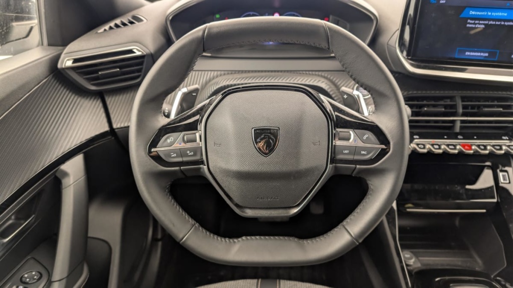 PEUGEOT 2008 Hybrid 136 e-DCS6 Allure - ref: 1-369029 - Photo 14