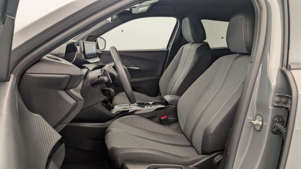 PEUGEOT 2008 Hybrid 136 e-DCS6 Allure - ref: 1-369034 - Photo 16