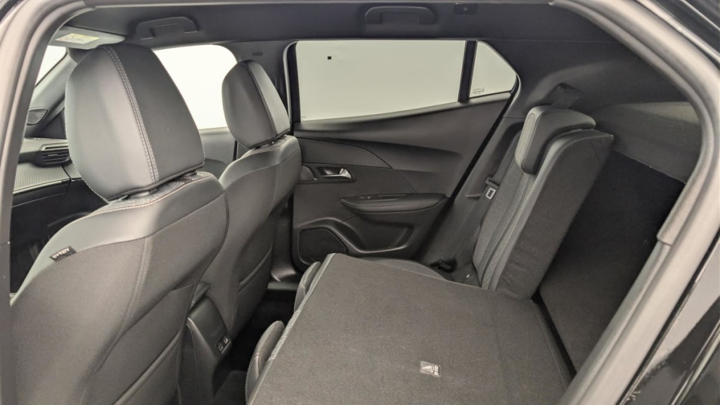 PEUGEOT 2008 Hybrid 136 e-DCS6 Allure - ref: 1-369035 - Photo 12