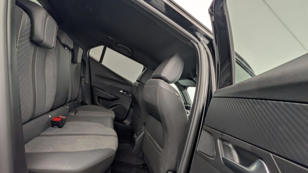 PEUGEOT 2008 Hybrid 136 e-DCS6 Allure - ref: 1-369036 - Photo 10