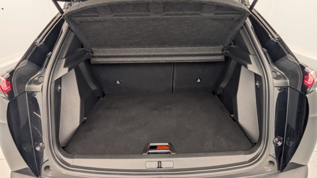 PEUGEOT 2008 Hybrid 136 e-DCS6 Allure - ref: 1-369036 - Photo 11