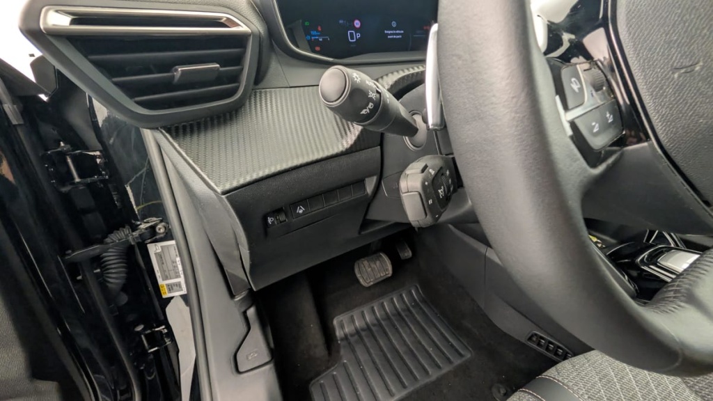 PEUGEOT 2008 Hybrid 136 e-DCS6 Allure - ref: 1-369036 - Photo 17