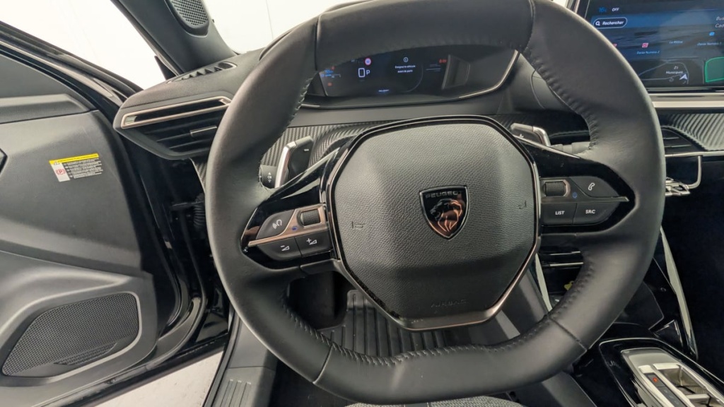 PEUGEOT 2008 Hybrid 136 e-DCS6 Allure - ref: 1-369036 - Photo 19