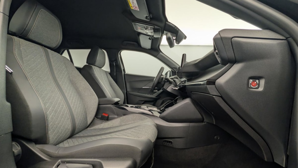 PEUGEOT 2008 Hybrid 136 e-DCS6 Allure - ref: 1-369036 - Photo 9