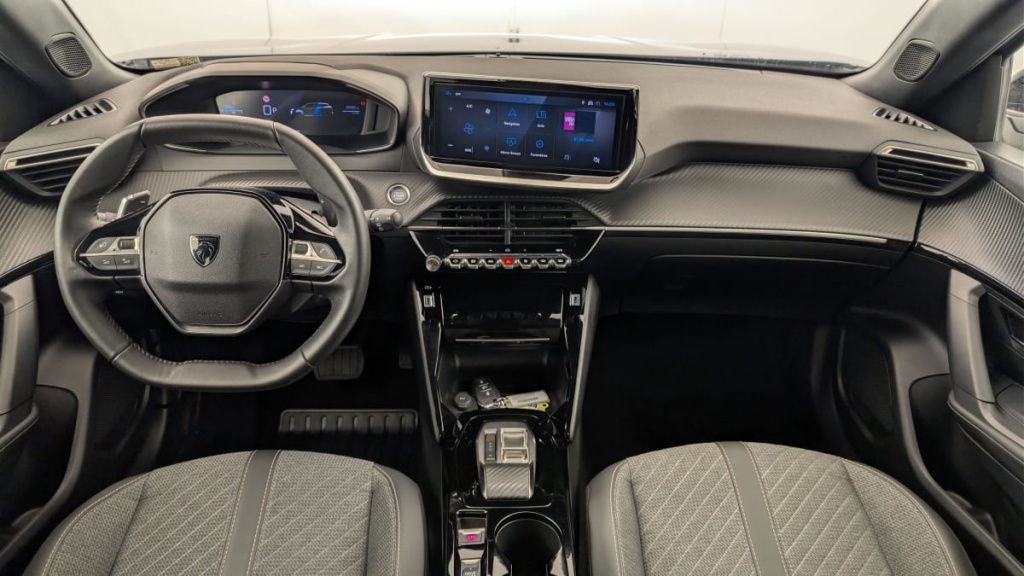 PEUGEOT 2008 Hybrid 136 e-DCS6 Allure - ref: 1-369091 - Photo 13