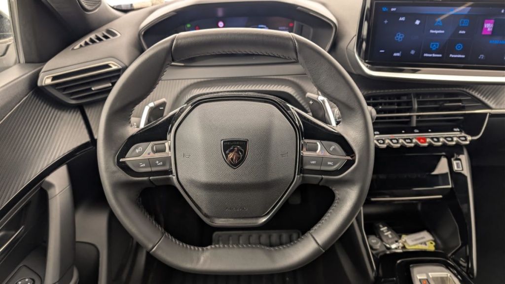 PEUGEOT 2008 Hybrid 136 e-DCS6 Allure - ref: 1-369091 - Photo 14