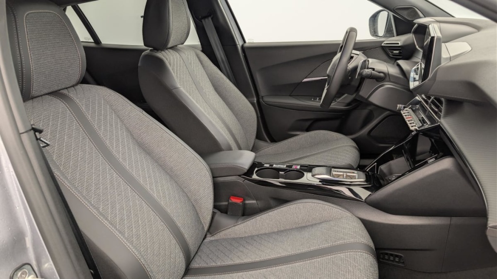 PEUGEOT 2008 Hybrid 136 e-DCS6 Allure - ref: 1-369091 - Photo 9