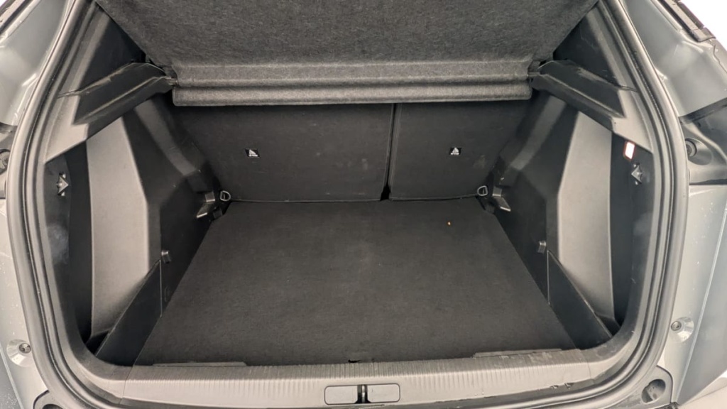 PEUGEOT 2008 Hybrid 136 e-DCS6 Allure - ref: 1-369100 - Photo 11