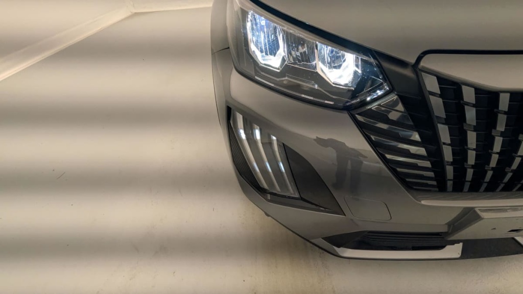 PEUGEOT 2008 Hybrid 136 e-DCS6 Allure - ref: 1-369100 - Photo 15