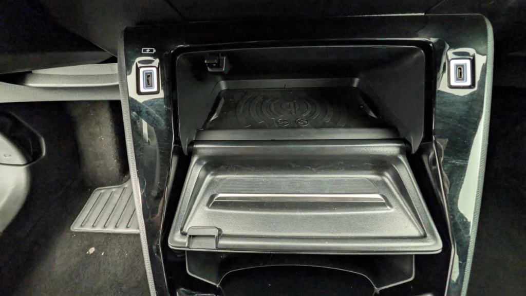 PEUGEOT 2008 Hybrid 136 e-DCS6 Allure - ref: 1-369100 - Photo 18