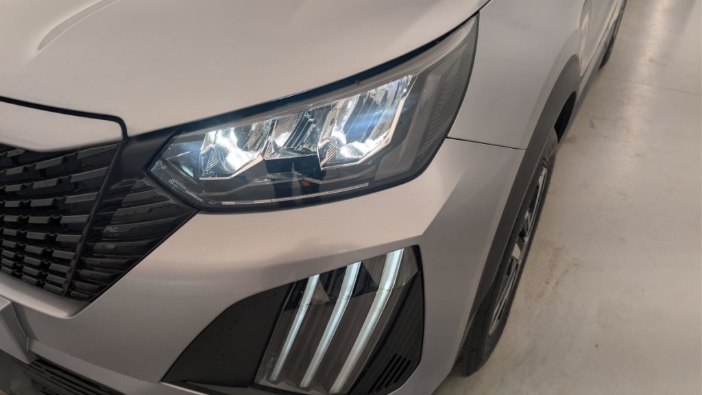 PEUGEOT 2008 Hybrid 136 e-DCS6 Style - ref: 1-369127 - Photo 19