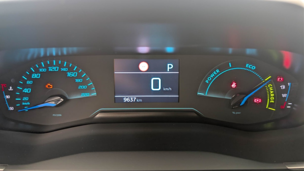 PEUGEOT 2008 Hybrid 136 e-DCS6 Style - ref: 1-369135 - Photo 20