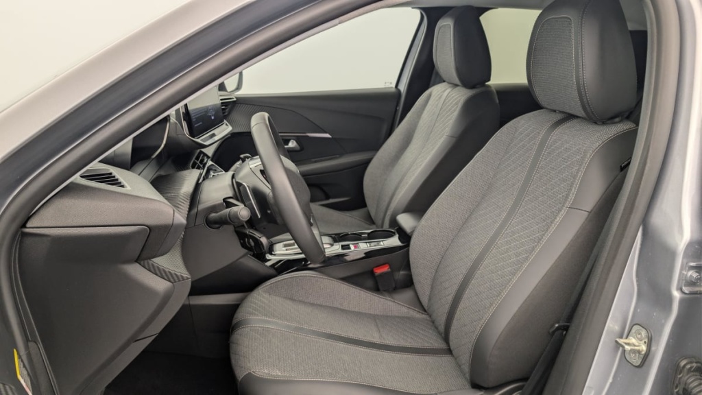 PEUGEOT 208 Hybrid 100 e-DCS6 Allure - ref: 1-369349 - Photo 16