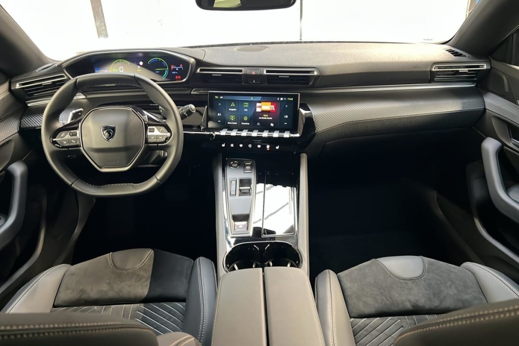 PEUGEOT 508 SW Hybrid 225 e-EAT8 Allure - ref: 1-369364 - Photo 11