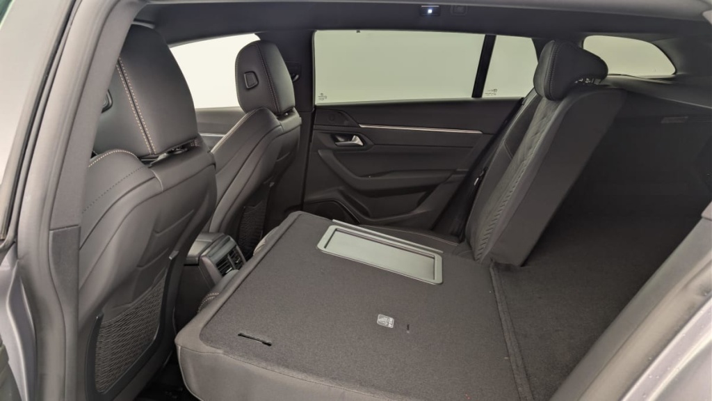 PEUGEOT 508 SW Hybrid 180 e-EAT8 Allure - ref: 1-369368 - Photo 12