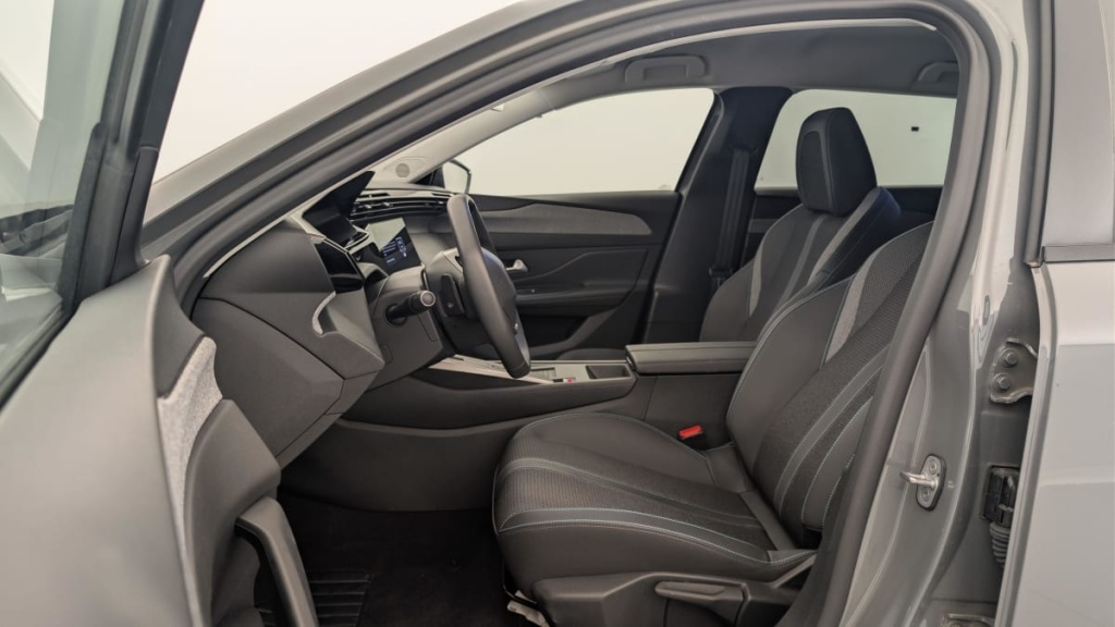 PEUGEOT 308 SW Hybrid 145 e-DCS6 Allure - ref: 1-369443 - Photo 16