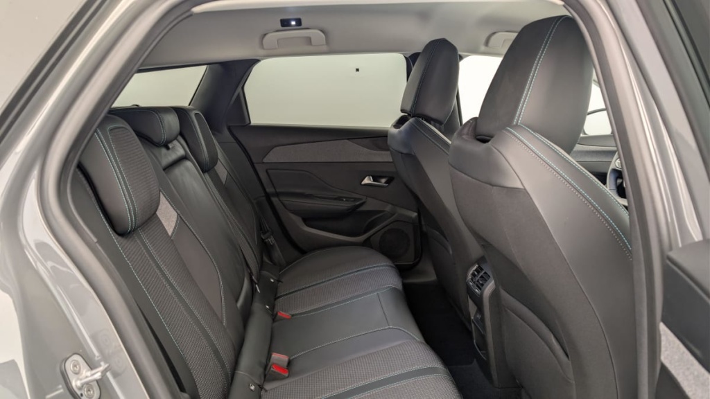 PEUGEOT 308 SW Hybrid 145 e-DCS6 Allure - ref: 1-369445 - Photo 10