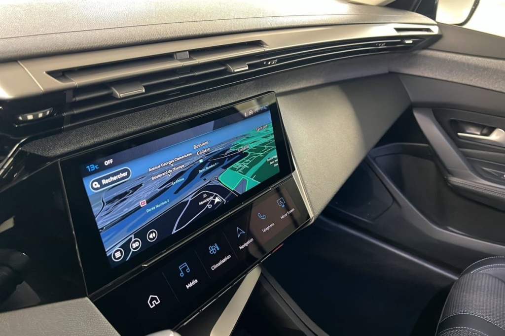 PEUGEOT 308 SW Hybrid 145 e-DCS6 Allure - ref: 1-369449 - Photo 17