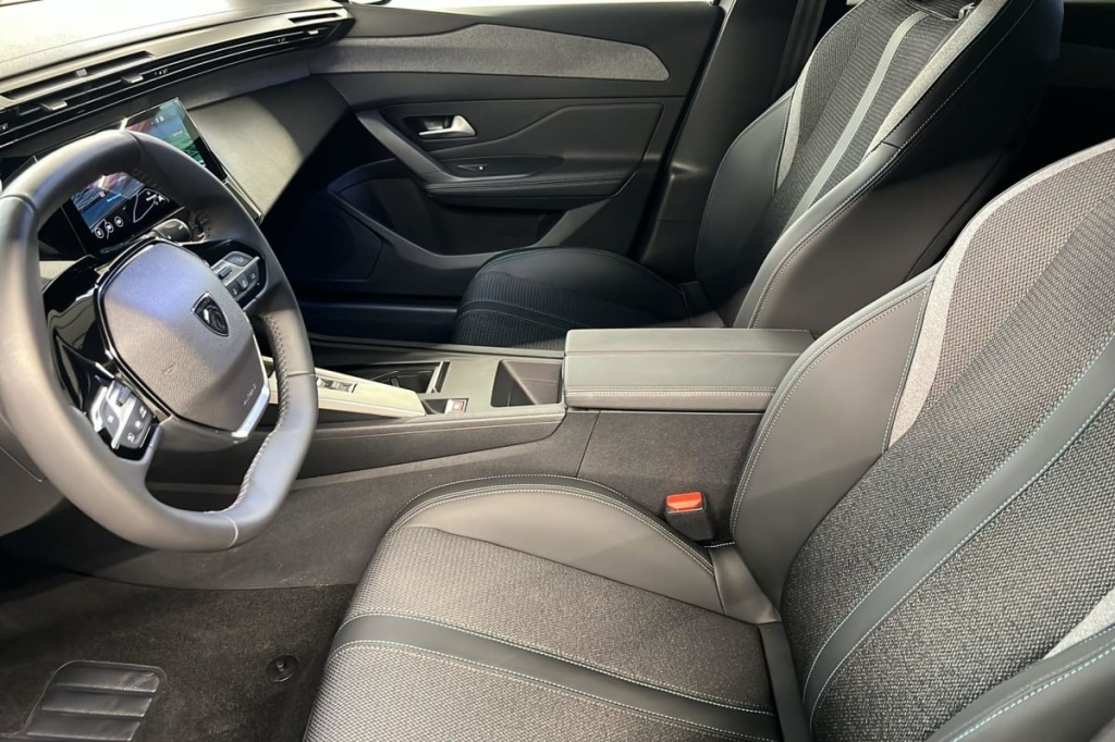 PEUGEOT 308 SW Hybrid 145 e-DCS6 Allure - ref: 1-369449 - Photo 9