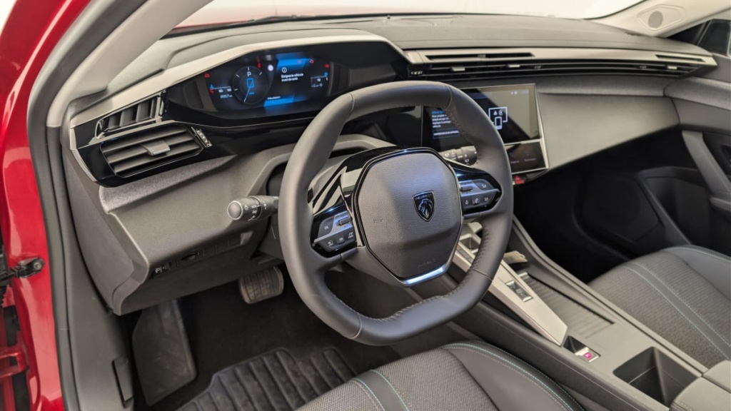 PEUGEOT 308 SW Hybrid 145 e-DCS6 Allure - ref: 1-369488 - Photo 15