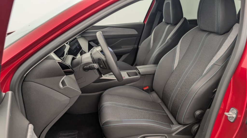 PEUGEOT 308 SW Hybrid 145 e-DCS6 Allure - ref: 1-369488 - Photo 16